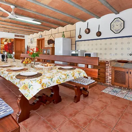 Quiet In With Amazing Pool, Paddle Court And Garden Villa