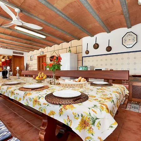 Villa Quiet In With Amazing Pool, Paddle Court And Garden